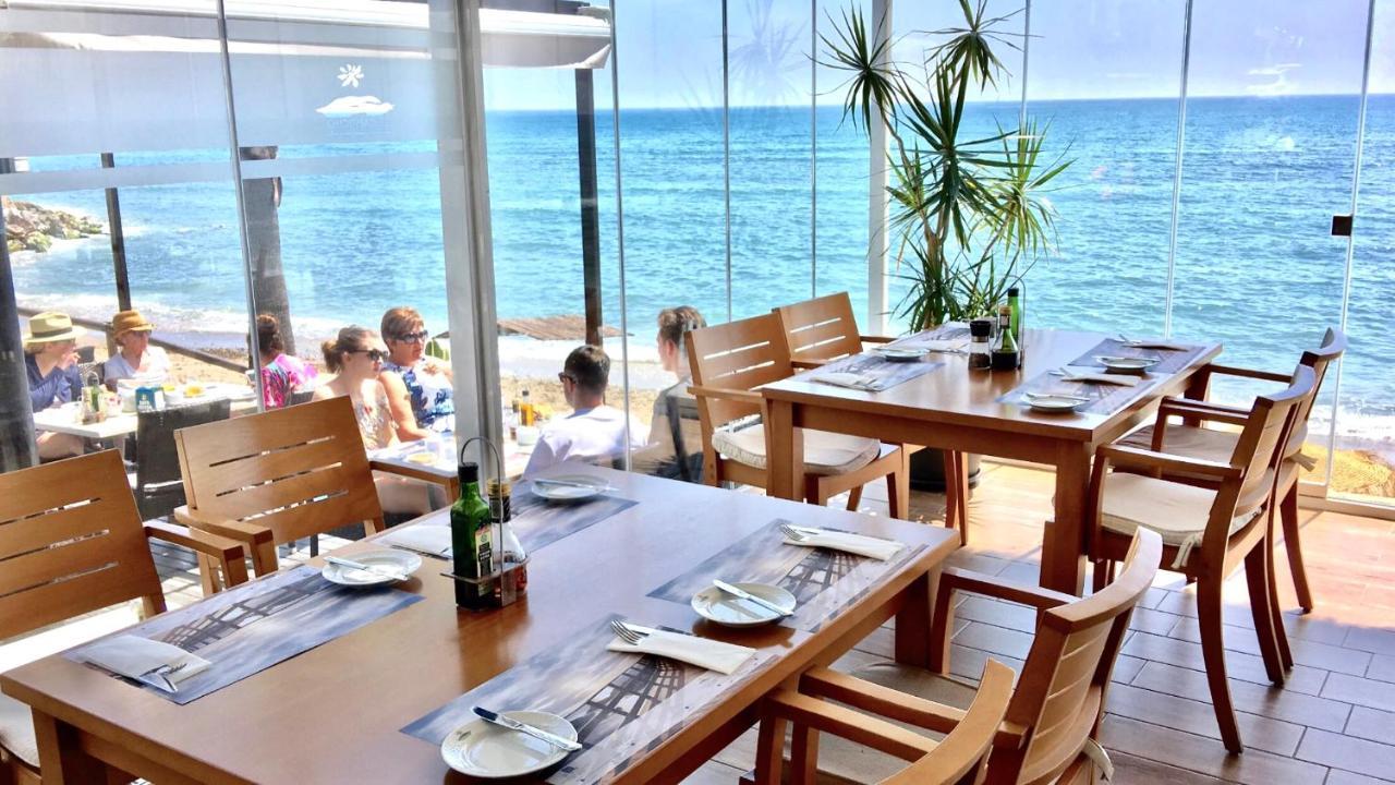Mi Capricho 170 Beachfront Apartment Sitio de Calahonda Екстер'єр фото