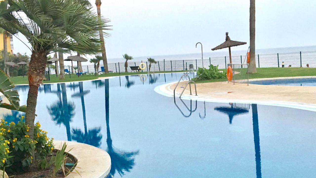 Mi Capricho 170 Beachfront Apartment Sitio de Calahonda Екстер'єр фото