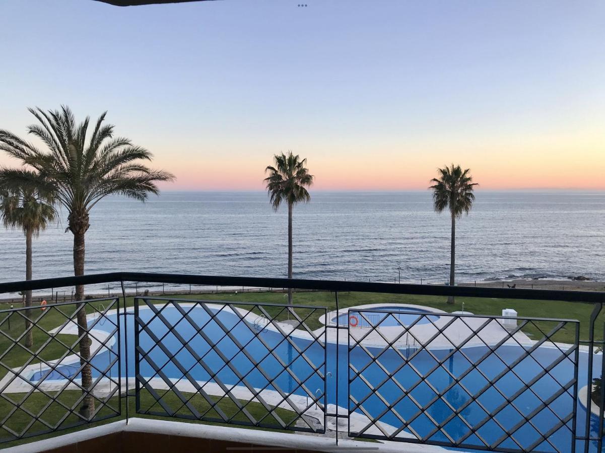 Mi Capricho 170 Beachfront Apartment Sitio de Calahonda Екстер'єр фото