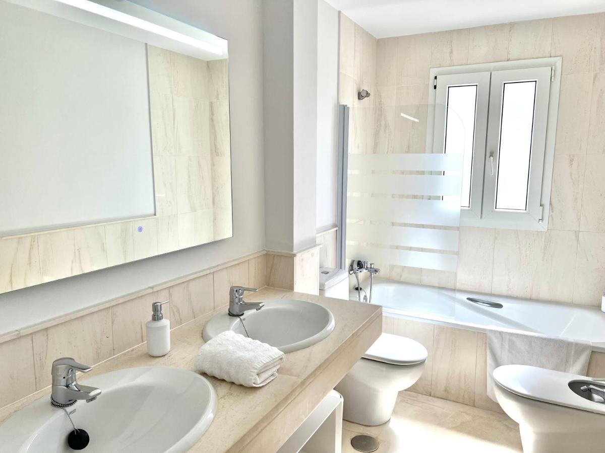 Mi Capricho 170 Beachfront Apartment Sitio de Calahonda Екстер'єр фото