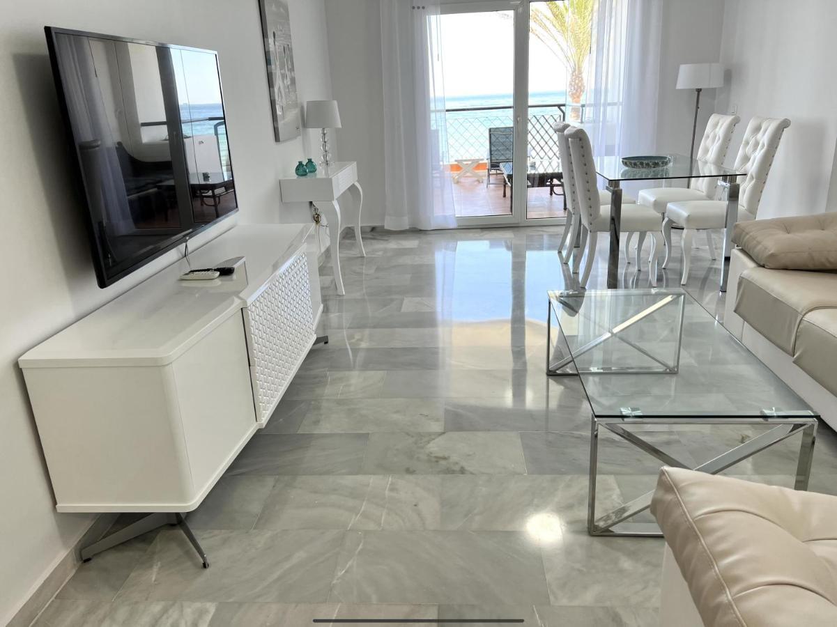 Mi Capricho 170 Beachfront Apartment Sitio de Calahonda Екстер'єр фото