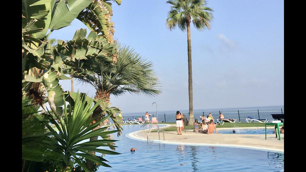 Mi Capricho 170 Beachfront Apartment Sitio de Calahonda Екстер'єр фото