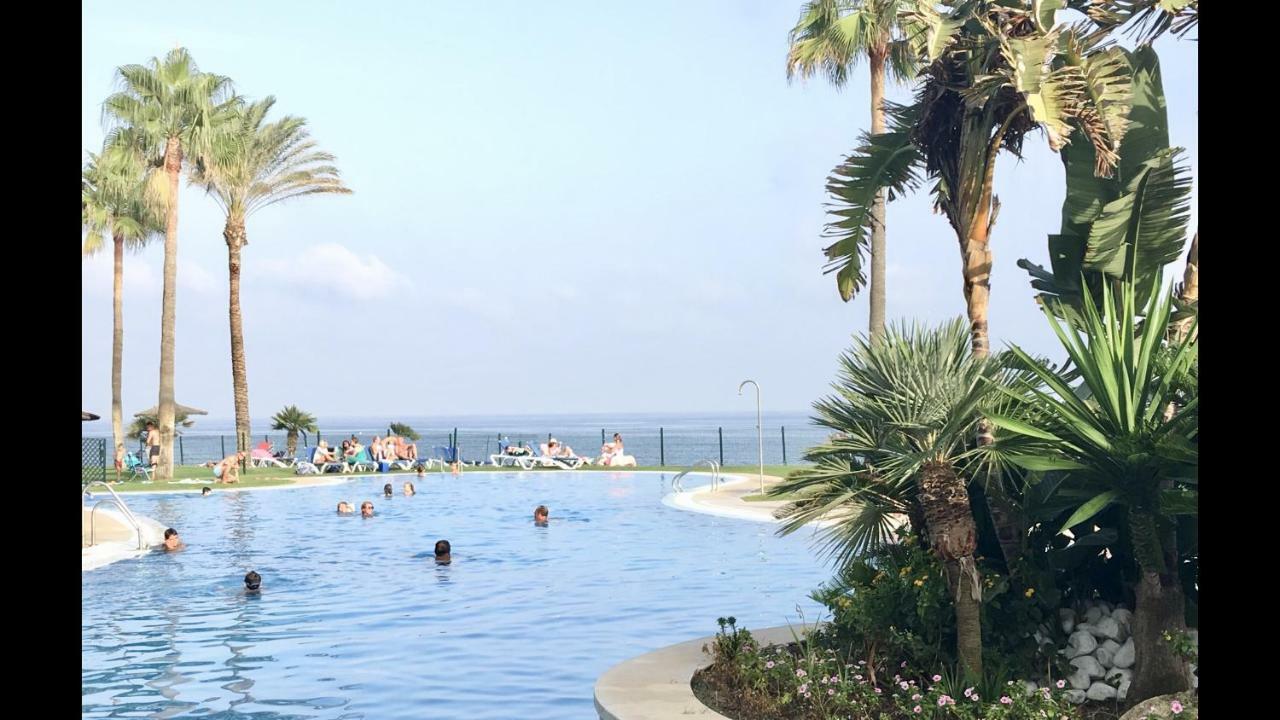 Mi Capricho 170 Beachfront Apartment Sitio de Calahonda Екстер'єр фото
